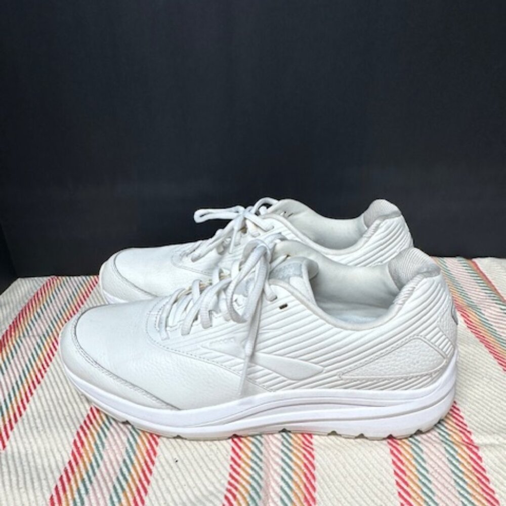 Brooks Addiction Walk Men's Size 9 B (Narrow)